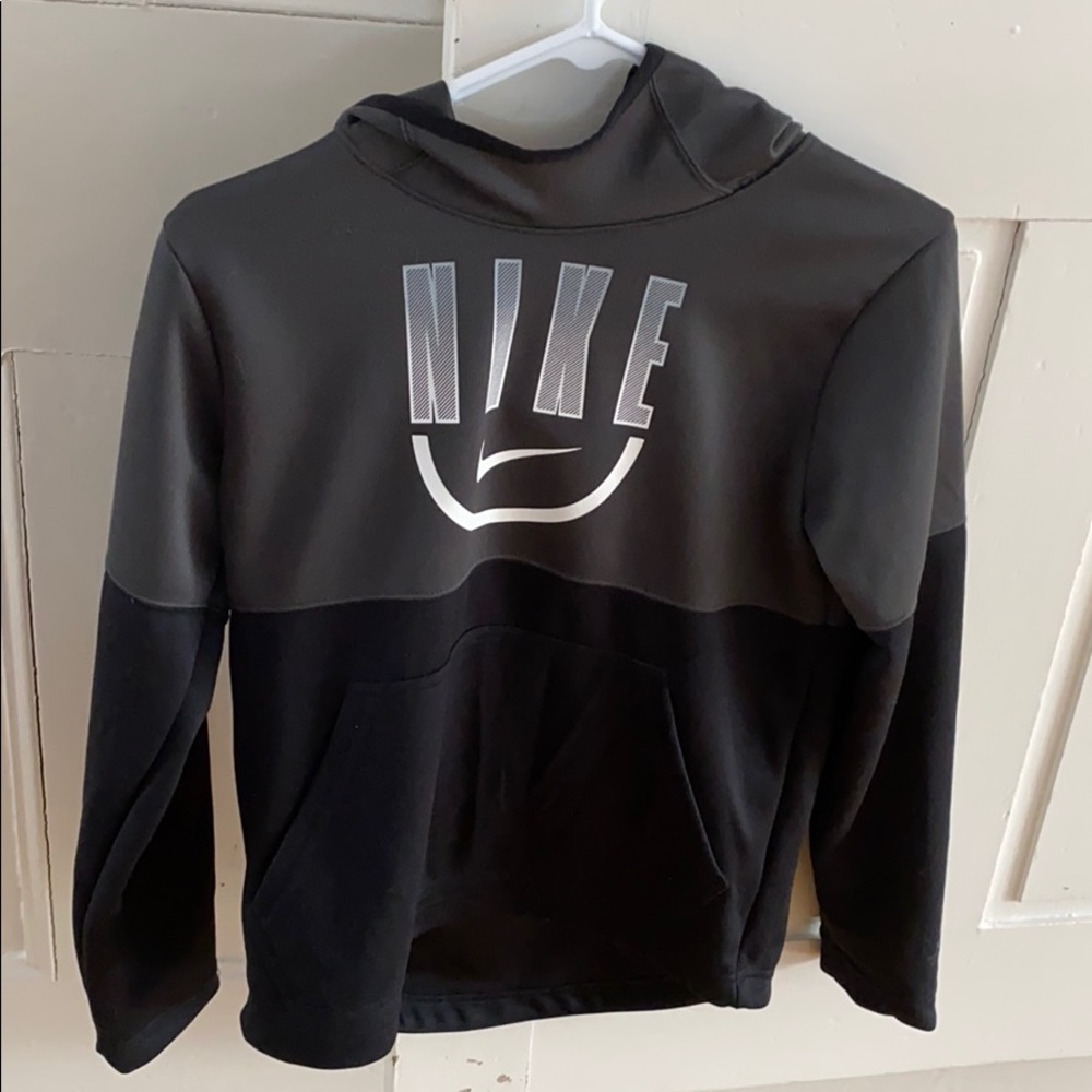 Boys Nike L sweatshirt